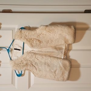 White faux fur cropped vest